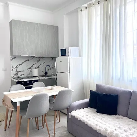 Apartmán Flora Durrës