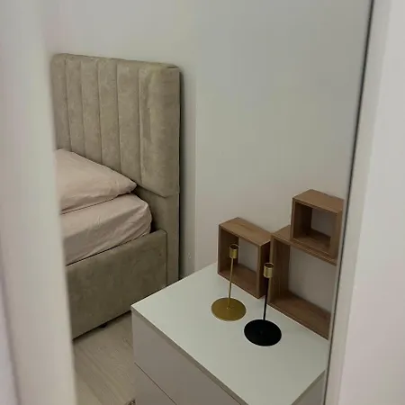 Flora Apartment